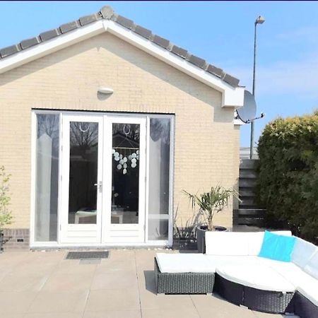 Huisje Finn, Met Grote Tuin En Veel Privacy Dirkshorn Exterior photo